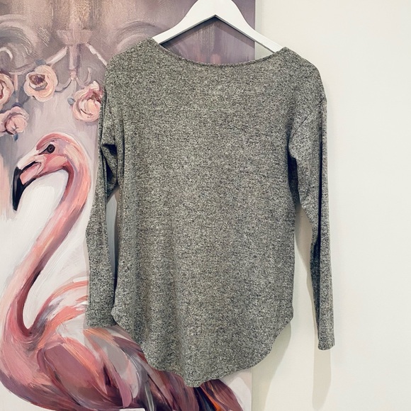 AMERICAN EAGLE Long Sleeve Top - Picture 2 of 6